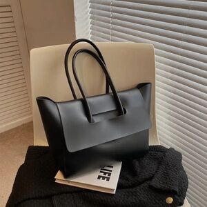 Elegant Black Women's Handbag